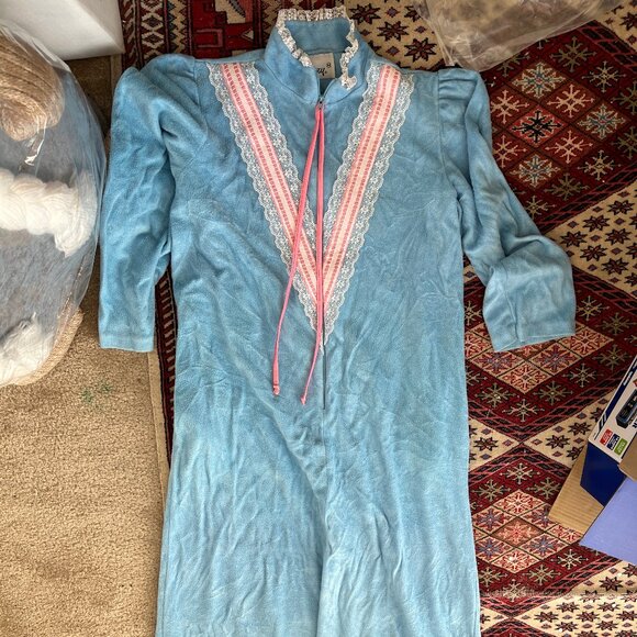 Very Warm Zip Up Full Length Long Robe / Dressing Gown Small or XS fit - Picture 1 of 5